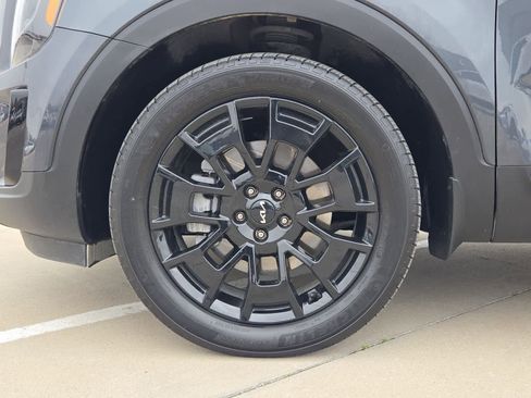 Certified 2022 Kia Telluride SX w/ SX Prestige Package image 12