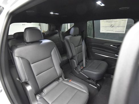 New 2026 Chevrolet Traverse LT w/ Midnight/Sport Edition AWD/4WD image 10