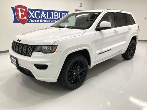 Used 2018 Jeep Grand Cherokee Altitude image 9