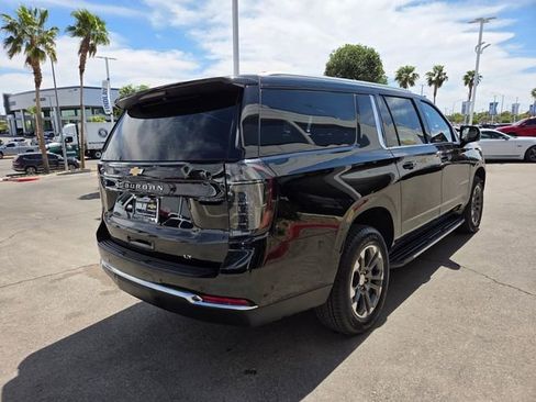 Certified 2025 Chevrolet Suburban LT w/ Comfort Package image 6