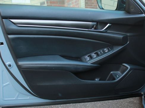 Used 2021 Honda Accord Sport image 9