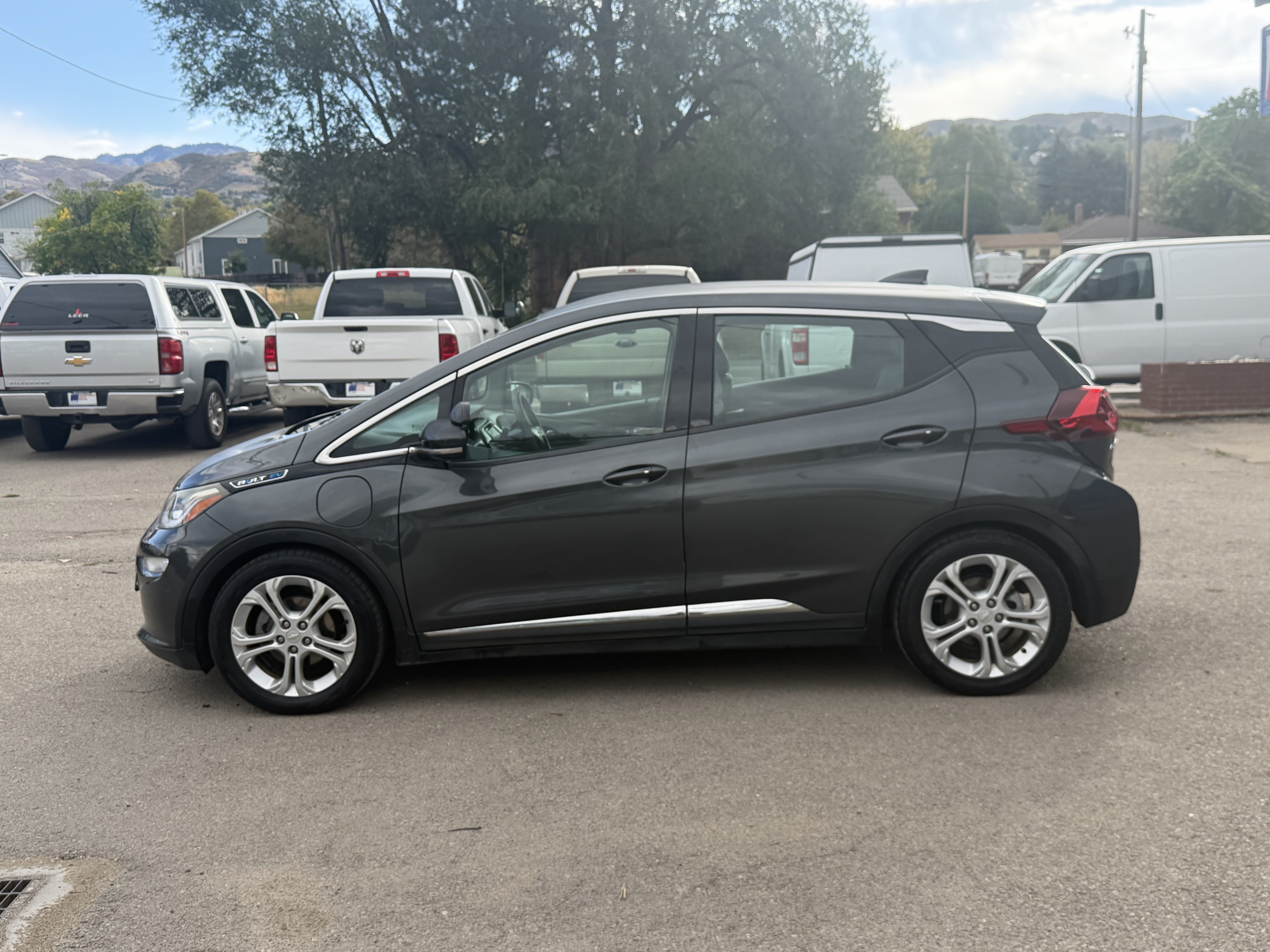 Used 2017 Chevrolet Bolt LT FWD image 3