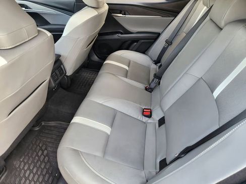 Used 2025 Toyota Camry SE w/ Convenience Package FWD image 30