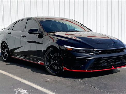 Used 2025 Hyundai Elantra N image 2