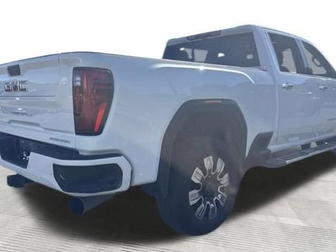 Used 2025 GMC Sierra 2500 Denali w/ Denali Reserve Package AWD/4WD image 8