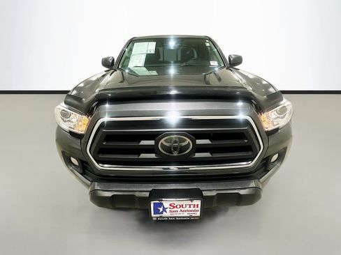 Used 2022 Toyota Tacoma SR5 AWD/4WD image 2