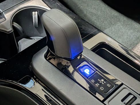 Used 2024 Toyota Prius LE image 22