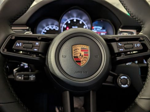 New 2026 Porsche Macan image 29