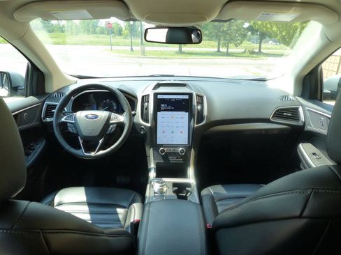 Used 2024 Ford Edge SEL AWD/4WD image 37