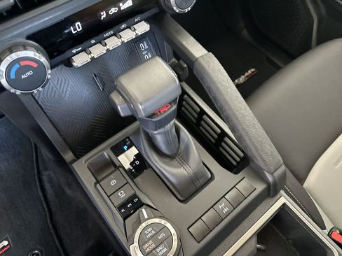 Used 2025 Toyota Tacoma TRD Off-Road AWD/4WD image 27