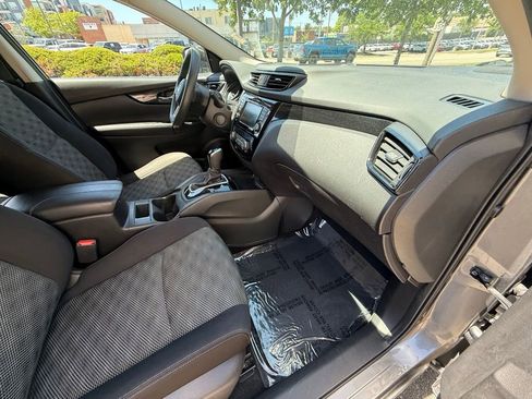Used 2020 Nissan Rogue Sport SV FWD image 40
