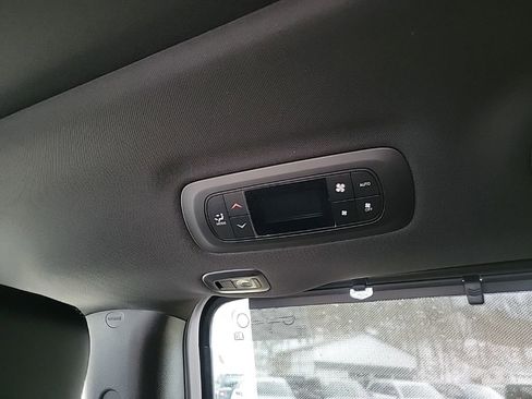 New 2026 Chrysler Pacifica Limited w/ Uconnect Theater Family Group image 18