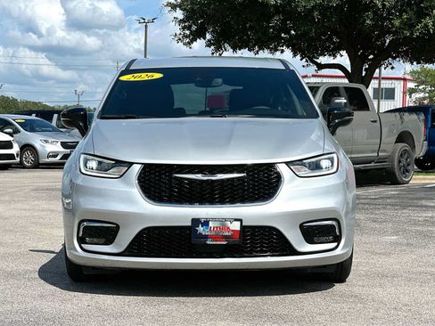 Used 2026 Chrysler Pacifica Select FWD image 10