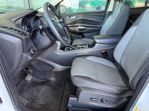 Used 2017 Ford Escape SE FWD image 17