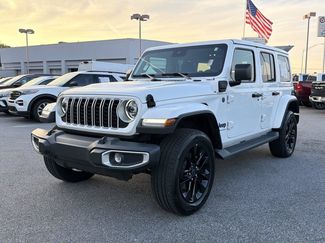 Used 2025 Jeep Wrangler Unlimited Sahara AWD/4WD video 2