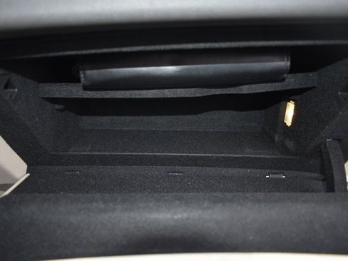 Used 2016 Lincoln MKZ Hybrid image 42