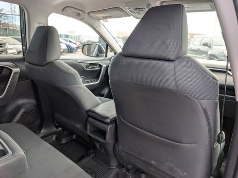 Used 2020 Toyota RAV4 LE image 16
