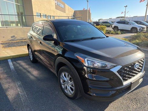 Certified 2021 Hyundai Tucson SE image 4