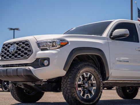 Used 2023 Toyota Tacoma TRD Off-Road AWD/4WD image 5