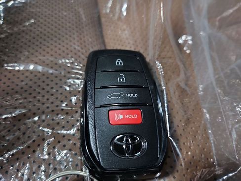 New 2025 Toyota Crown Signia image 29