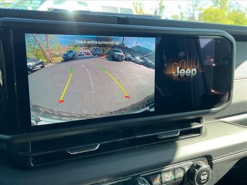 Used 2024 Jeep Wrangler Unlimited Rubicon image 11