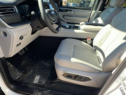 New 2026 Jeep Grand Wagoneer 2WD image 16