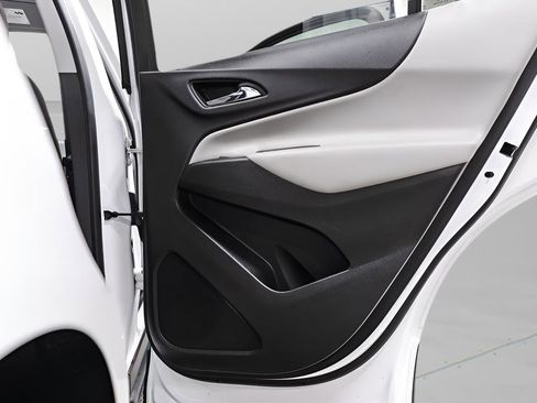 Used 2022 Chevrolet Equinox LT w/ LT True North Edition image 36