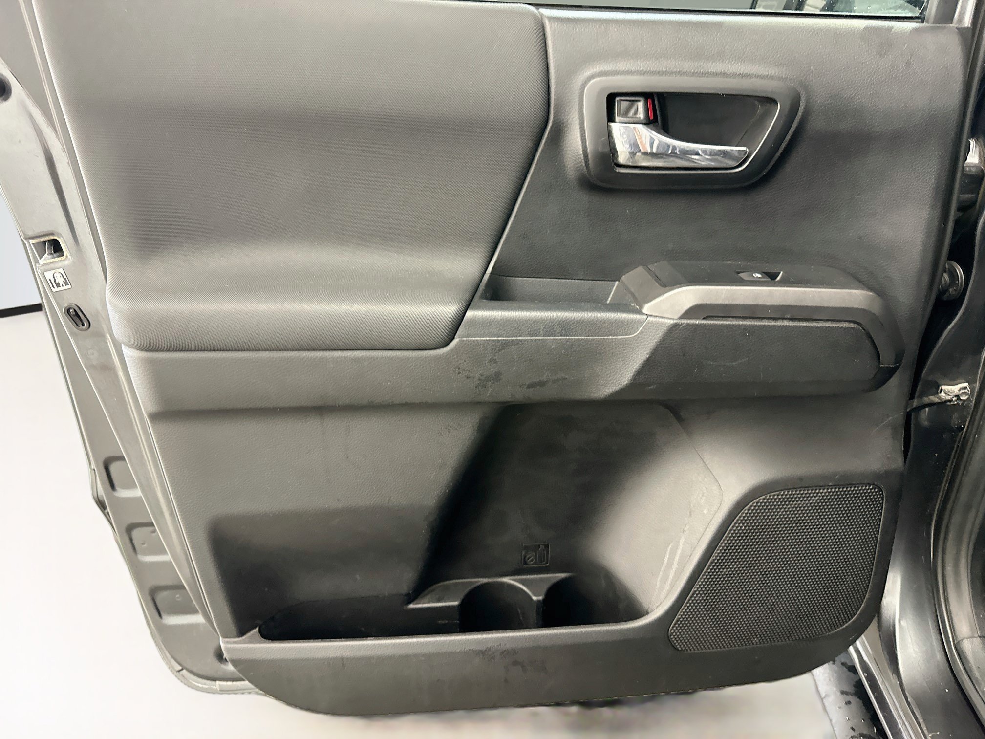 Used 2019 Toyota Tacoma TRD Off-Road AWD/4WD image 27