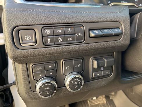 Used 2023 GMC Yukon Denali w/ Denali Reserve Package image 20