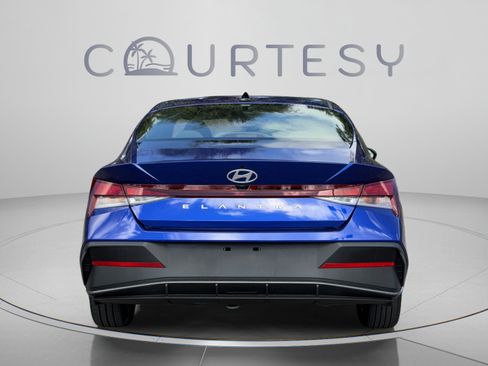 Certified 2024 Hyundai Elantra SEL FWD image 4