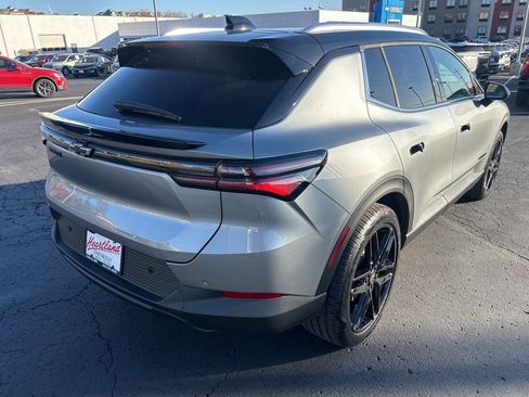 New 2026 Chevrolet Equinox EV LT w/ LPO, Blackout Package FWD image 5