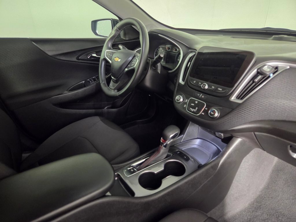 Used 2024 Chevrolet Malibu RS FWD image 32