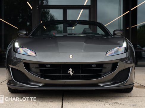 Used 2020 Ferrari Portofino RWD image 6