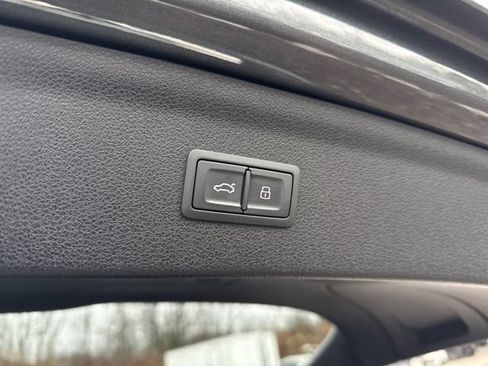 Used 2018 Audi Q3 2.0T Premium Plus w/ Premium Plus Package AWD/4WD image 30