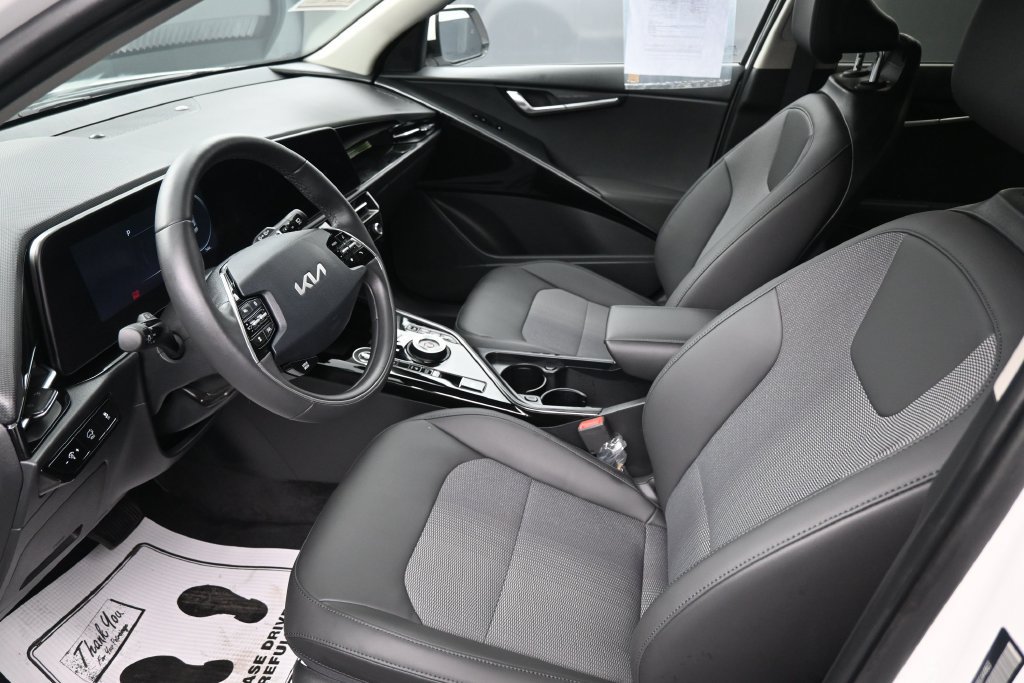 Used 2025 Kia Niro Wind w/ Wind Preserve Package FWD image 23