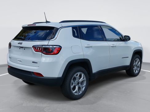 New 2026 Jeep Compass Latitude image 5