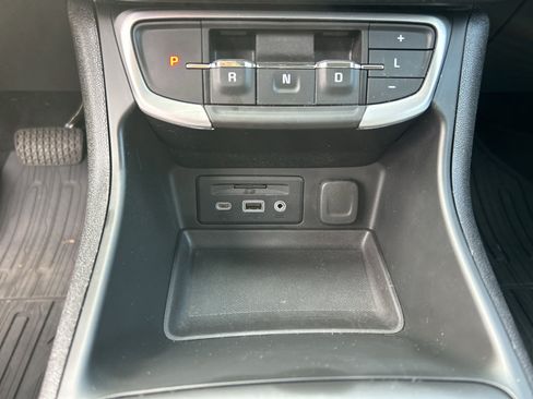 Used 2023 GMC Terrain SLE w/ Driver Convenience Package AWD/4WD image 17