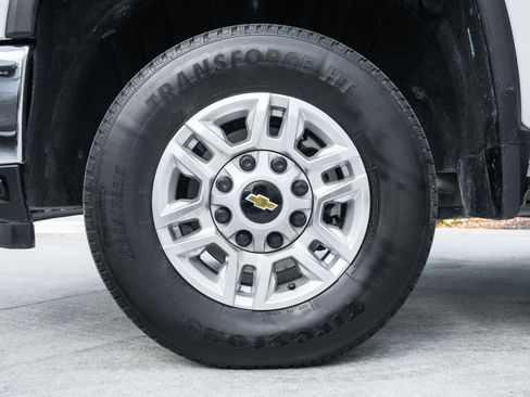 Used 2025 Chevrolet Silverado 2500 LT w/ Convenience Package image 30