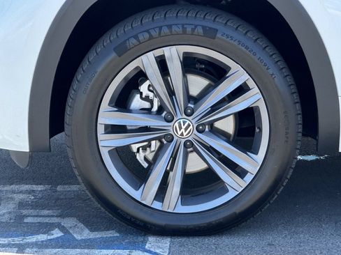 Used 2021 Volkswagen Atlas Cross Sport SE w/ Panoramic Sunroof Package FWD image 25