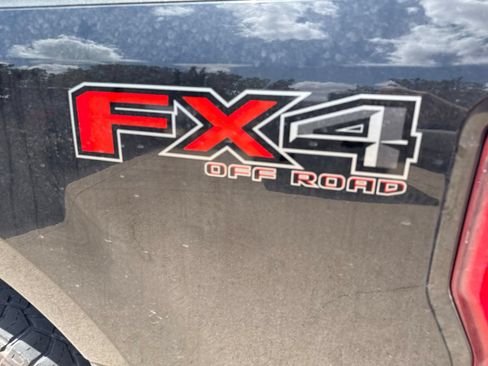 Used 2022 Ford F250 Platinum w/ FX4 Off-Road Package AWD/4WD image 10