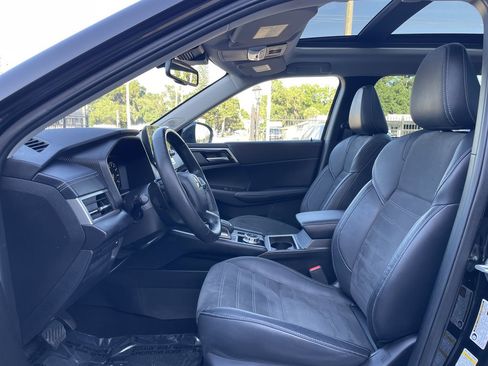 Used 2023 Mitsubishi Outlander SE FWD image 22
