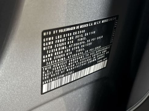 Used 2024 Volkswagen Tiguan SE FWD image 28