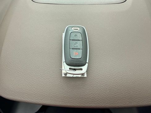 Used 2023 Nissan Rogue S AWD/4WD image 34