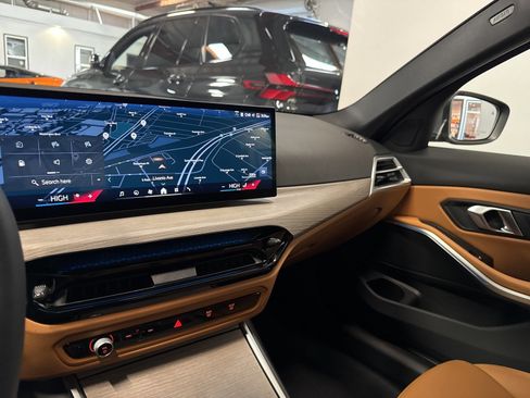 Used 2025 BMW 330i xDrive Sedan image 32