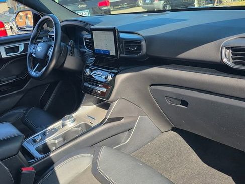 Used 2022 Ford Explorer ST w/ ST Street Pack image 17