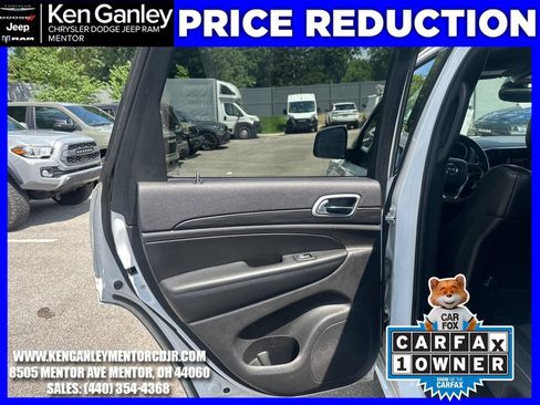 Used 2019 Jeep Grand Cherokee Altitude AWD/4WD image 22