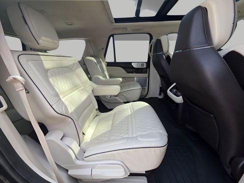 Used 2021 Lincoln Navigator Black Label w/ Cargo Convenience Package image 10