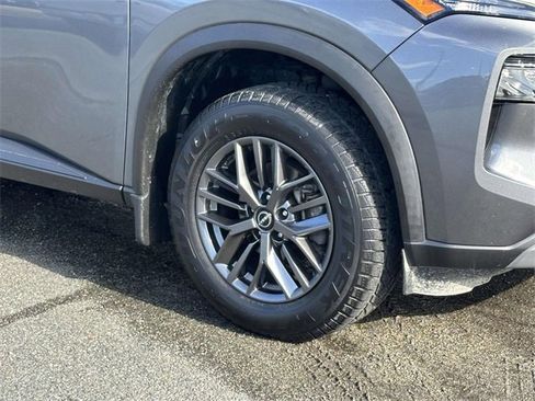 Used 2023 Nissan Rogue S image 9