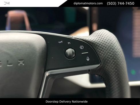 Used 2022 Tesla Model X image 31