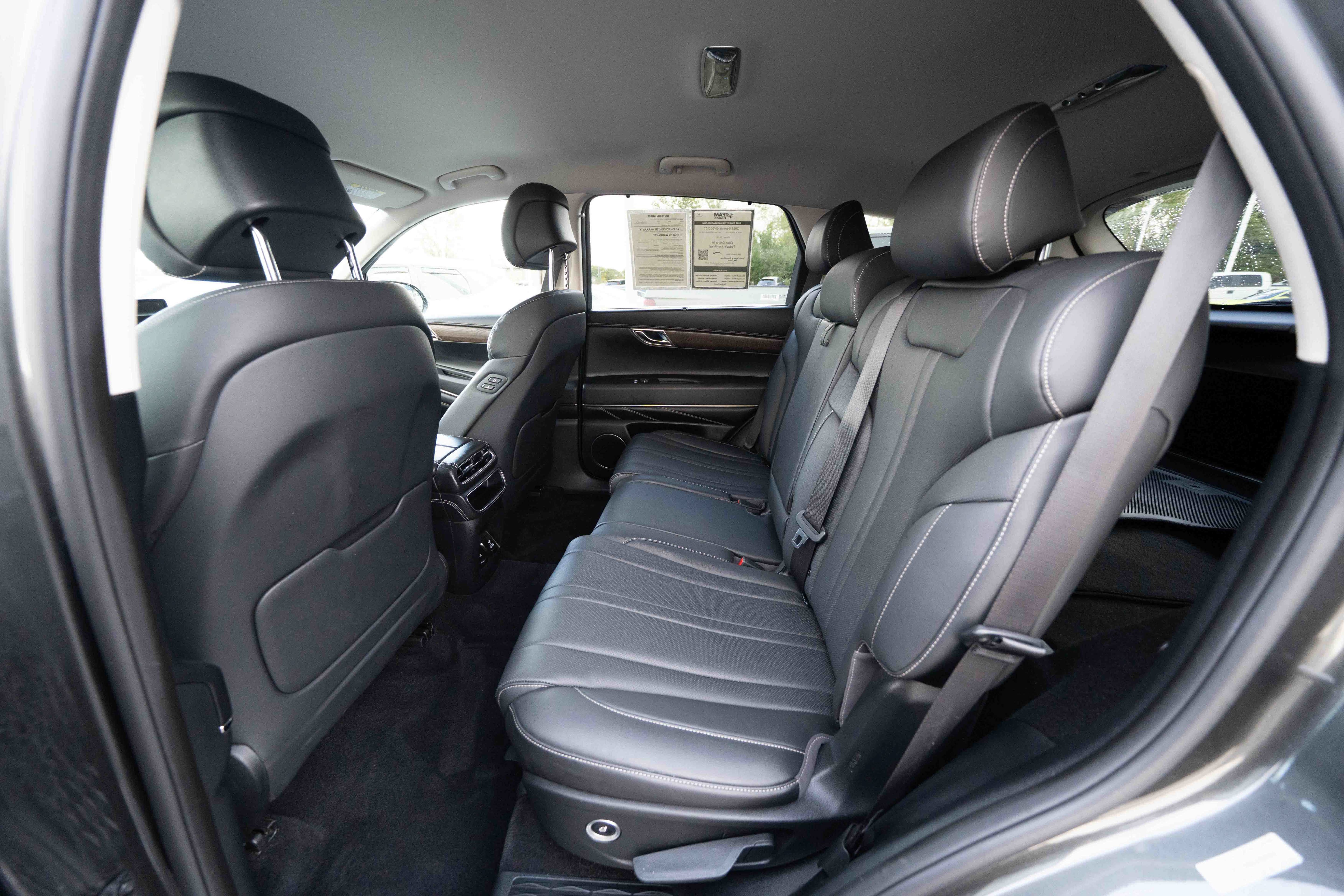 Used 2024 Genesis GV80 2.5T AWD/4WD image 23